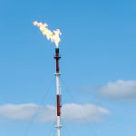 FIGURE 1. Air-assisted flares are a type of elevated flare where air is used to remove the smoke produced from burning 
off hydrocarbons