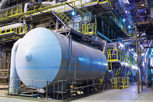 FIGURE 2. Hazardous areas in hydrocarbon processing plants are protected by life-safety gas detectors as part of a total risk-mitigation system.