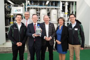 team of engineers form KIT and ICODOS