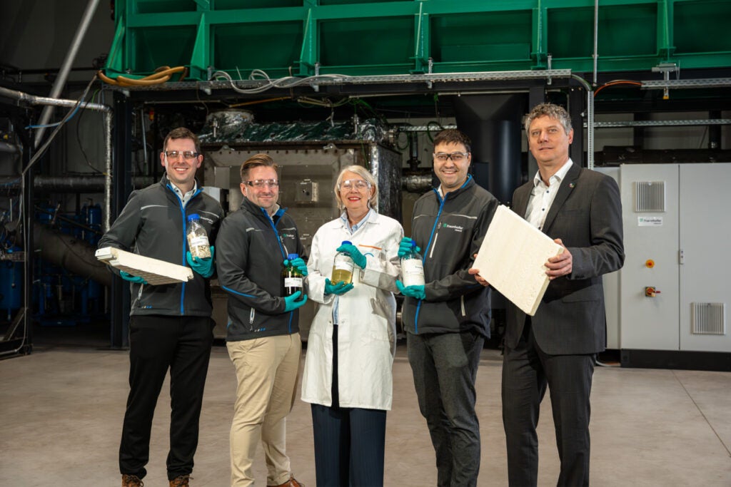 Team members from Covestryo and UMSICHT promote pyrolysis products