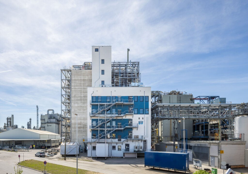 The modernized plant for acid chlorides and chloroformates (ACCF) at BASF’s Ludwigshafen site. The investment, amounting to a low three-digit million-euro sum, increases production capacity by around 30 percent. Photo: BASF